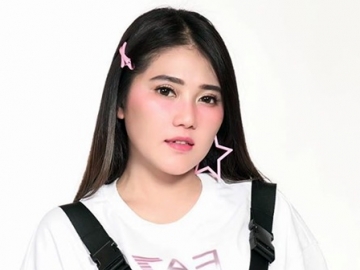 Via Vallen Pajang Foto Selfie Usai Olahraga, Hal Ini Malah Jadi Sorotan