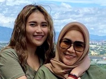 Umi Kalsum ‘Semprot’ Netter yang Bandingkan Acara TV Ayu Ting Ting dengan ‘Janji Suci’
