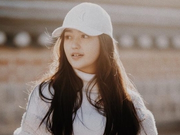 Jadi Pusat Perhatian, Aktor Tampan Ini Mendadak Curhat di Foto Ranty Maria