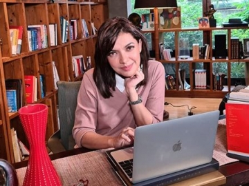 Najwa Shihab Tiba-tiba 'Diserbu' Netizen Gara-gara Pamer Sepatu Baru