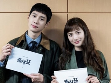 Kemesraan Unik Nana dan Park Sung Hoon di Poster 'Memorials' Curi Perhatian