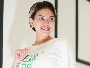 Nikita Mirzani Promosikan Produk Skincare Lewat Goyangan, Bagian Dada Diduga Tak Pakai Bra Disorot