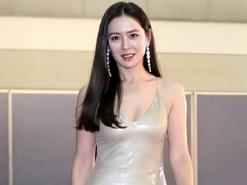 Foto Lawas Beredar, Netizen Syok Lihat Tak Ada Perubahan Pada Son Ye Jin Meski Hampir 2 Dekade