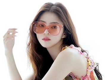 Tinggalkan Kesan Anggun, Han So Hee Nyentrik Pakai Jaket Mirip Jas Hujan Masih Cantik?