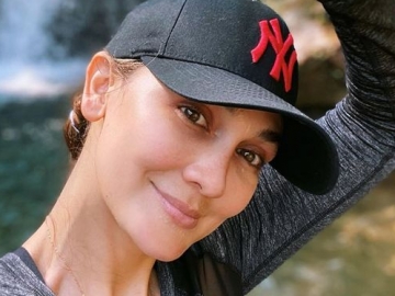  Gagal Jawab 'Tantangan' Ini, Luna Maya Lemas Di Sofa