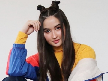 Unggah Potret dengan Ayah, Stephanie Poetri Dikira Foto Bareng Aktor dan Penyanyi Ternama USA