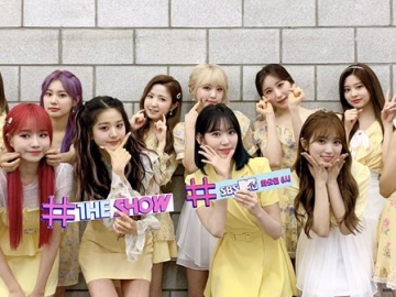 IZ*ONE Raih Kemenangan Pertama untuk ‘Secret Story of the Swan’