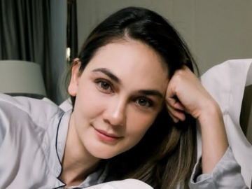 Luna Maya Tampil Berbikini, Dipuji Para Artis Hingga Disebut Body Goals