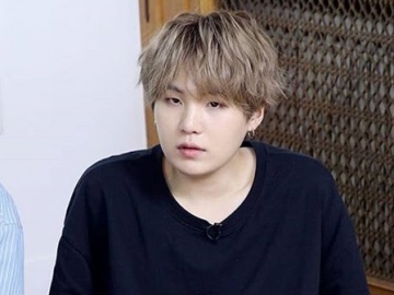 Suga BTS Nyempil Sampai 'Kelesotan' di Lantai, Aksi Kocak Bikin Fans Geleng-Geleng