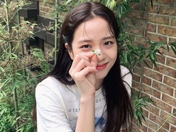 Jisoo Tampil Feminin dengan Busana Serba Hitam, Visual Memukau Sukses Pikat Netizen