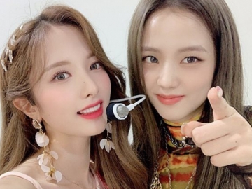 Jisoo BLACKPINK dan Bona WJSN Tunjukan Pertemanan Manisnya
