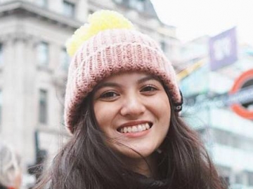 Marsha Aruan Pose Nongkrong di Depan Kulkas Tengah Malam, Paras Ayu Sontak Jadi Perbincangan