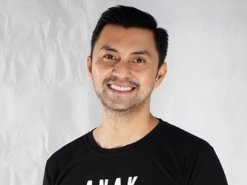 Atlet Ice Hockey, Pesona Putra Anjasmara di Foto Bareng Sang Ayah Gantengnya Disebut Juara