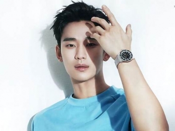Rambut Kriwil Kim Soo Hyun di Masa Kulia Justru Bikin Makin Jatuh Cinta,   Netter: Dia Terlihat Sama