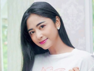 Bikin Geger, Dewi Persik Kenakan High Heels Saat Unjuk Aksi Pole Dance 