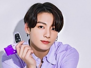 Jungkook Terciduk Asyik Nyemil Kue Saat Member BTS Lain Sibuk Bercanda