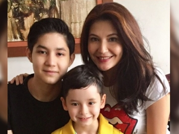 Foto Bareng 2 Putra Tampan, Tamara Bleszynski Berharap Turunkan Sifat Ini ke Teuku Rassya dan Kenzou