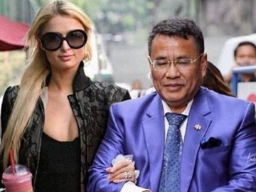  Hotman Paris Foto Bareng Paris Hilton, Netter: Bangun, Om