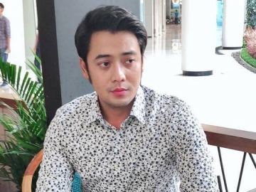 Kriss Hatta Unggah Foto Bareng Hana Hanifah Usai Kabar Terlibat Prostitusi Mencuat, Tuai Peringatan