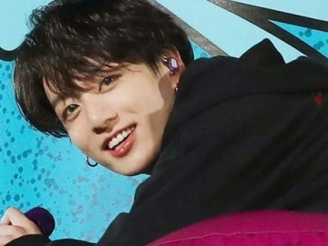 Aksi Jungkook Membeku di Iklan Kursi Pijat Ini Bikin Fans Ngakak