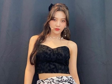 Pamer Rambut Highlight di Majalah, Joy Sukses Pukau Fans dengan Penampilan Elegan