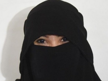 Indadari Mantan Istri Caisar Sembuh Usai Jalani Pengobatan Rukiah