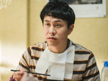 Oh Jung Se Bikin Luluh Usai Ajak Seorang Fans Penderita Autis Jalan-Jalan di Taman Rekreasi