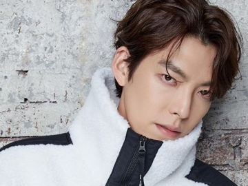 Kim Woo Bin Bikin Fans Kagum dengan Kesopanannya dengan Sapa Para Staf