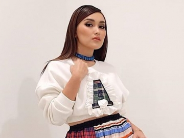 Rilis Kurang dari 24 Jam, Lagu 'Cemburu Mantanmu' Ayu Ting Ting Bertengger di Trending YouTube