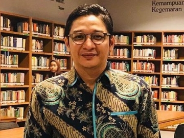 Pakai Baju Dinas, Rambut Pirang Pasha Jadi ‘Buah Bibir’