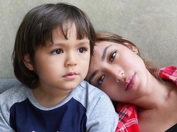 El Barack Cemberut Kala Tak Mendapatkan Ciuman Balasan, Jessica Iskandar: Kekasih Kecilku