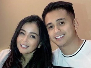 Ucapkan Selamat Idul Adha, Penampilan Jennifer Ipel Istri Ajun Perwira Berkerudung Jadi Perbincangan