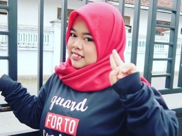 Heboh Tersebar Video Kekeyi Nangis Kejer Usai Kaki Diinjak Sapi, Malah Diledek Habis-Habisan