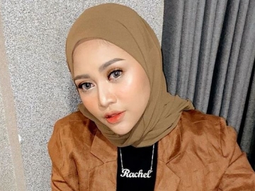 Kenang Foto Masa Kecil, Rachel Vennya Kabarkan Sang Ayah Tutup Usia