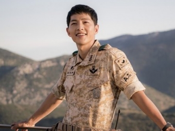 Song Joong Ki Dipuji Selangit Menjelma Jadi Pilot Berwibawa di 'Space Sweepers'