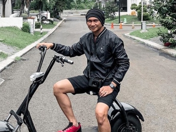 Anji Akui Kelelahan Usai Dicecar 45 Pertanyaan Terkait Kasus Hoaks Obat Covid-19