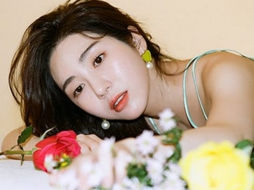 Tampil Menawan di Majalah, Mina Eks AOA Bicara Soal Keinginan Punya Brand Kosmetik