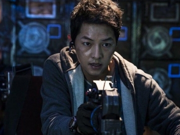 Gagal Tatap Muka Langsung Bareng Song Joong Ki Cs, 'Space Sweepers' Gelar Konferensi Pers Online