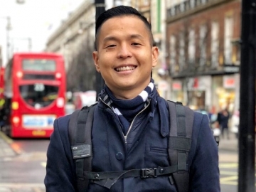 Ernest Prakasa Akui Dapat Paket dengan Pesan Nyeleneh, Langsung Tuai Gelak Tawa Sederet Artis Ini