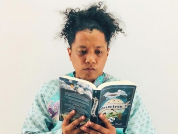 Perdana Tulis Naskah Film, Arie Kriting Langsung Digandeng Disney+ Hotstar