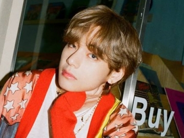 V BTS Pakai Baju Rumbai-Rumbai Dan Warna Rambut Baru di Perilisan 'Dynamite', Masih Bikin Oleng?