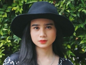 Tissa Biani Bikin Kepo Sederet Artis Usai Pamer Bunga dan Pantun Manis dari 'Masa Depan', Siapa?