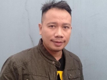 Video Penggerebekan Diputar Ulang di Persidangan, Ibu Vicky Prasetyo Ngaku Nangis: Kasihan Anak Saya