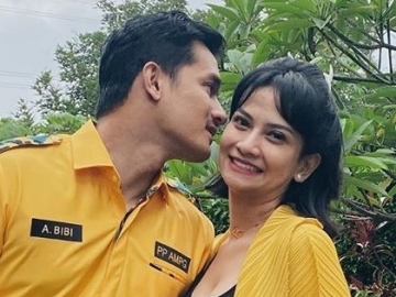 Sedih, Tangis Bibi Ardiansyah Pecah di Sidang Perdana Vanessa Angel