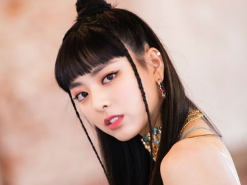 Tampil Anggun dengan Busana Crop Top, Postur Tubuh Menawan Yuna ITZY Sukses Bikin Fans Geleng-Geleng