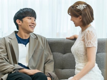 Lee Sang Yi Bereaksi Imut Lihat Lee Cho Hee Pakai Gaun Pengantin di 'Once Again'
