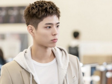 'Record of Youth' Rilis Foto Park Bo Gum Jadi Pengawal Tampan dan Kim Hye Yoon Sebagai Cameo