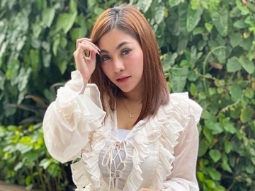 Liza Aditya Gandeng Berondong Usai Lepas dari Atta Halilintar, Pacar Baru?