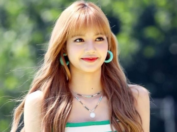 Pakai Makeup Natural, Gaya Lisa Saat Lakukan ‘Ice Cream Challenge’ Bikin Gemas