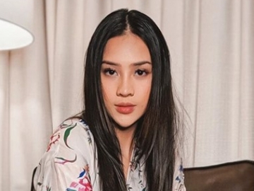 Bikin Netizen Kepo, Anya Geraldine Akhirnya Ungkap Sosok yang Foto Dirinya Kala Berendam di Bathtub